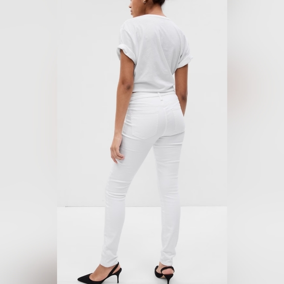 NWT GAP True Skinny Mid Rise Jeans - Picture 1 of 10